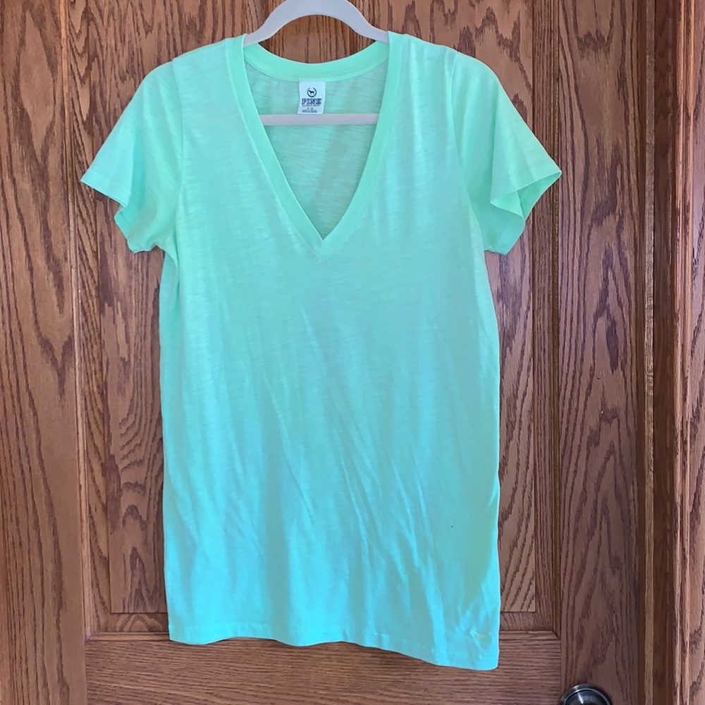 Womens PINK Vneck t-shirt.